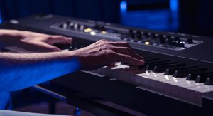 ステージピアノおすすめ機種5選！ライブや自宅でもぴったりな 88 鍵盤 キーボード比較