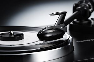 KORG handytraxx tube J | JICOの画期的なClipper MMカートリッジを搭載したポータブル・レコード・プレーヤー（国内発売未定）