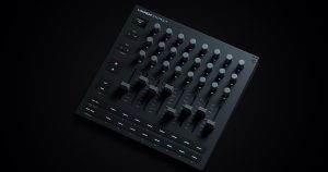 Novation Launch Control XL 3 | ルックスも操作性も刷新！有機ELディスプレイとMIDI/USB両対応