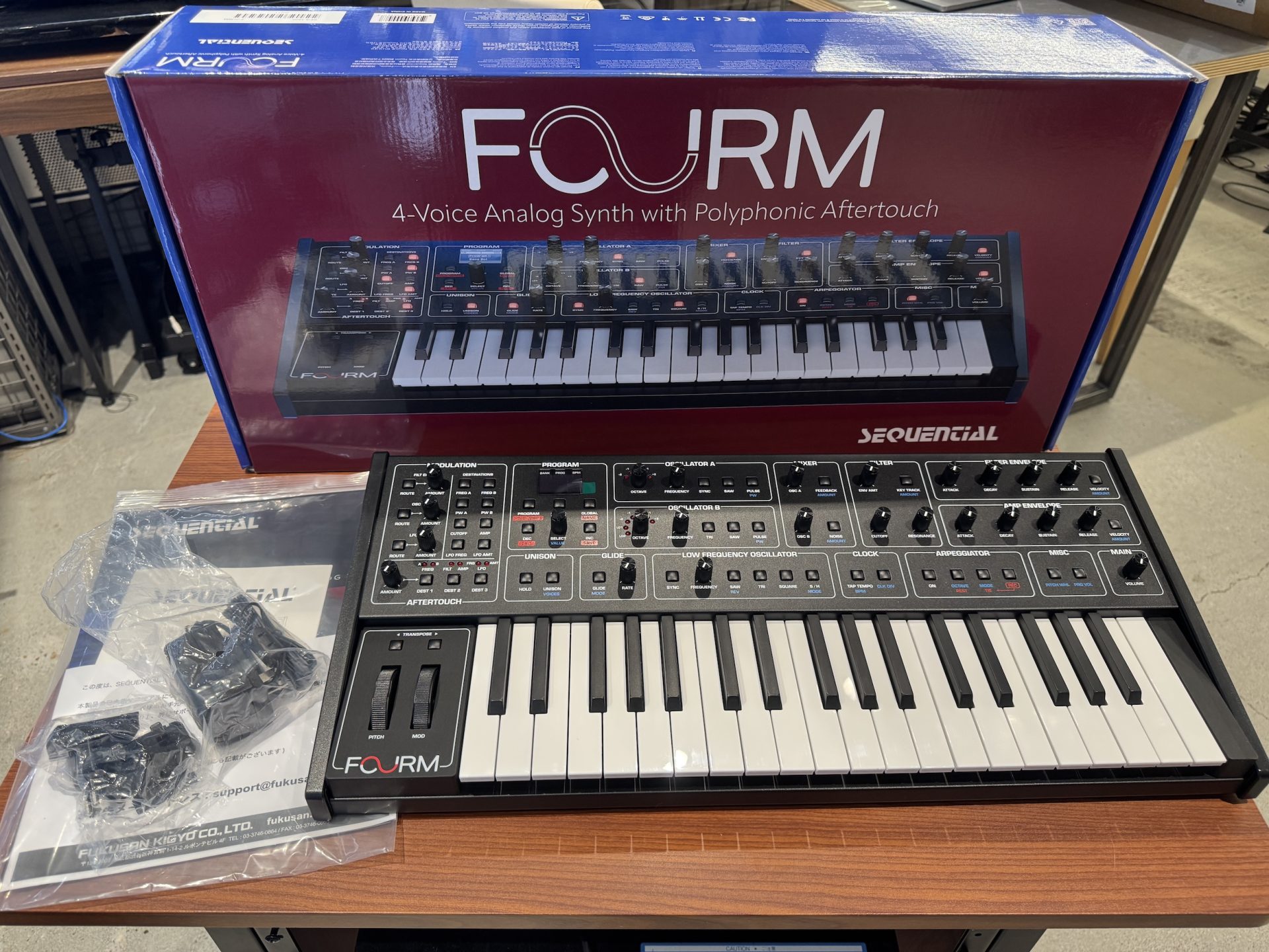 Sequential Fourm 実機レビュー!お値打かつ本格的なアナログシンセ! Sequential Fourm 実機レビュー!お値打かつ本格的なアナログシンセ!