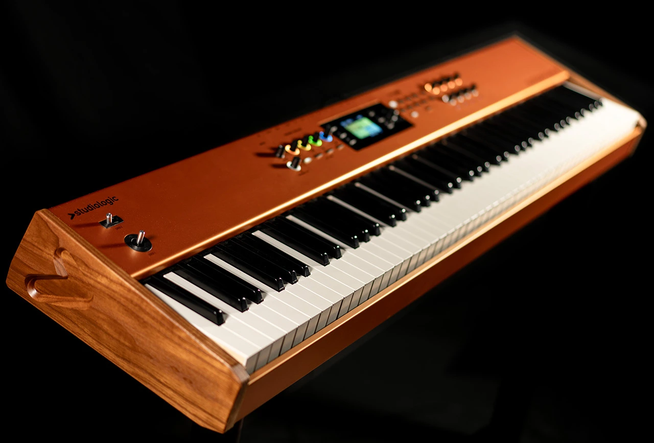 Studiologic Numa X Piano GT SE | 新TrS2サウンドエンジンと木製鍵盤による最高峰の演奏表現を備えたステージピアノ