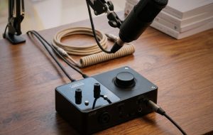 CARVER ORBIT | 60dBマイクプリ＋ミュート＋ループバック搭載の192kHz/24bit対応インターフェース