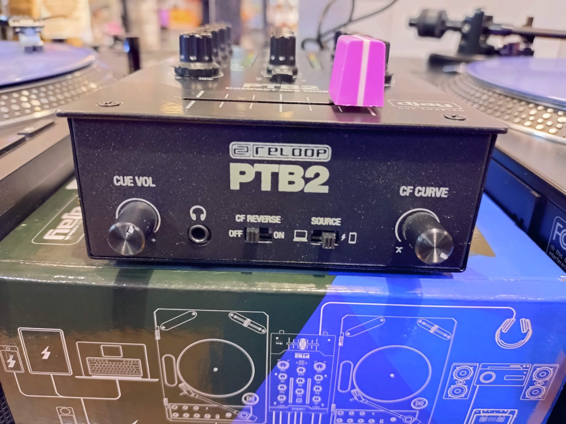 RELOOP ハイトルクターンテーブル「RP-5000 MK4」とdjay用DVS内蔵 RELOOP ハイトルクターンテーブル「RP-5000 MK4」とdjay用DVS内蔵