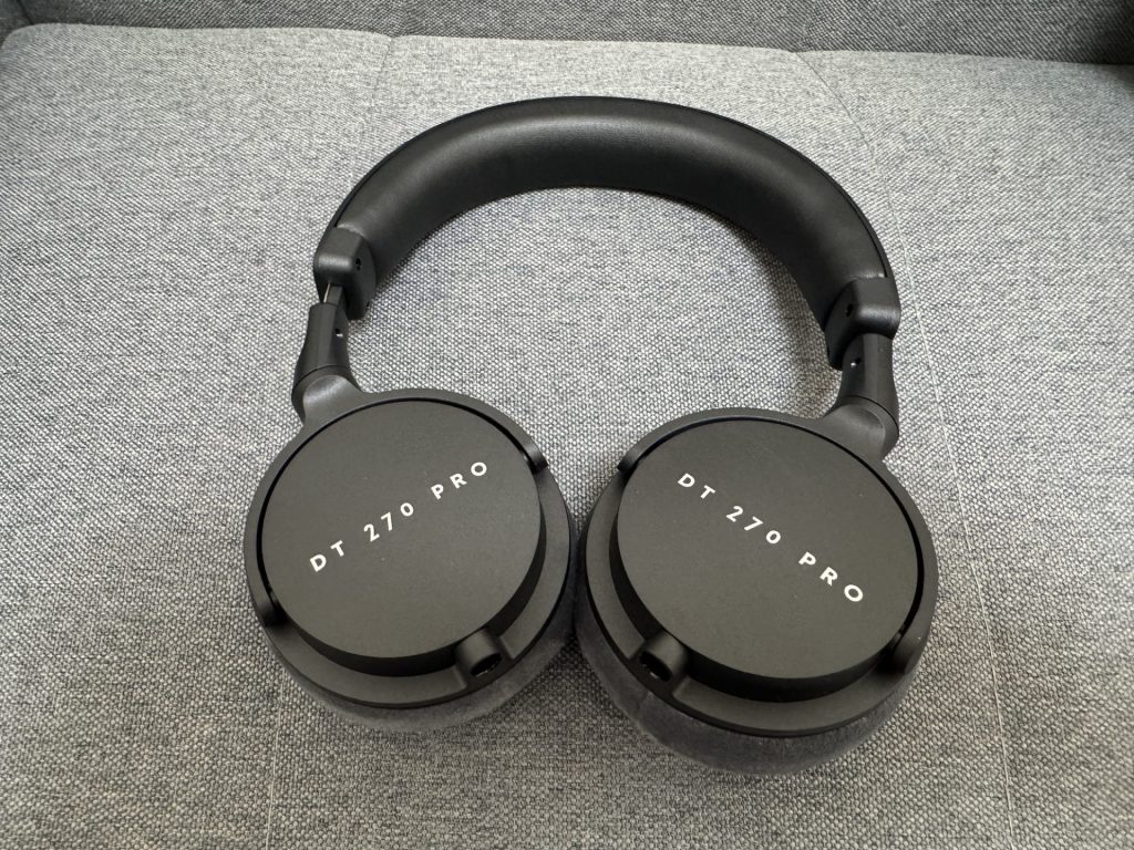 beyerdynamic DT 270 PRO 実機レビュー｜軽量・コンパクトで高音質な