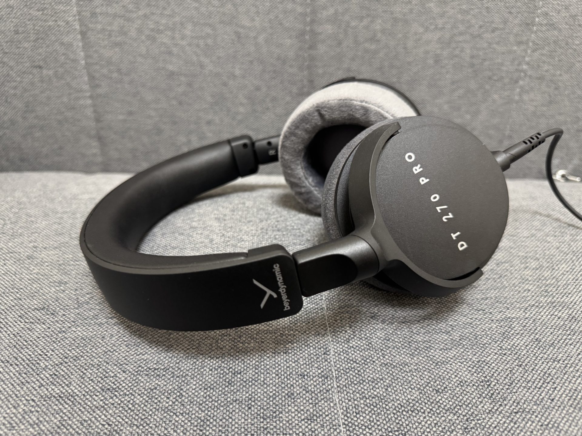 【美品】 beyerdynamic DT 270 PRO ヘッドホン beyerdynamic DT 270 PRO 実機レビュー｜軽量・コンパクトで高音質な