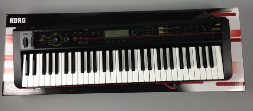 【レビュー】KORGの最新シンセ「KROSS」を試す。電池駆動もOK、重量もわずか4.3kgの本格派ワークステーション