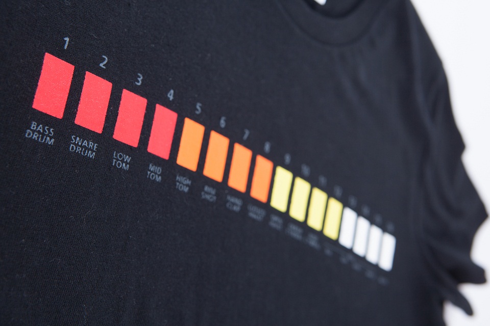 AIRA-T-TR8_Design03_small
