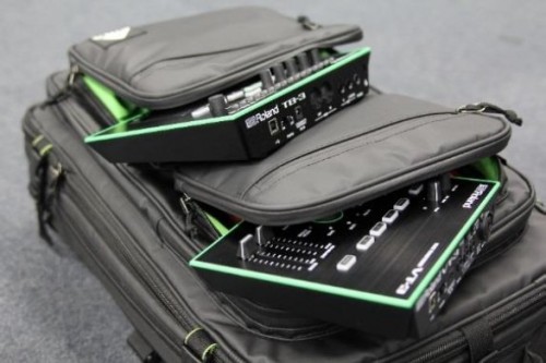AIRAシリーズ4機種が収納可能な2WAYのキャリング・ケース AIRA_DJBAG 登場
