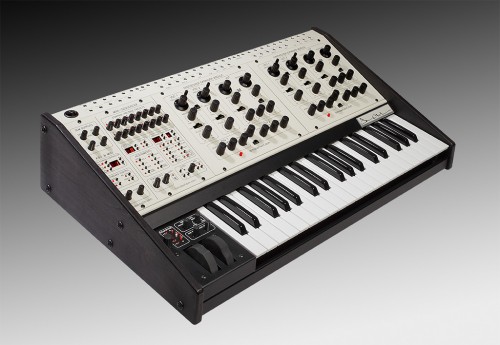 Tom Oberheimのシンセサイザー「Two Voice Pro Synthesizer」発売
