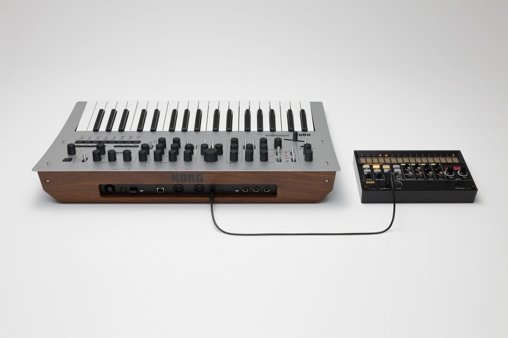ポリフォニック・アナログ・シンセサイザー KORG minilogue