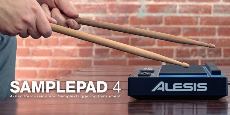 A4 用紙より一回り⼩さいコンパクトなプロフェッショナル・ドラムパッド Alesis SamplePad 4