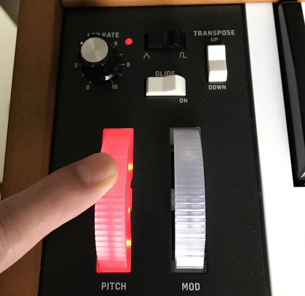 Amazon.com: Behringer Poly D Polyphonic Analog Synthesizer