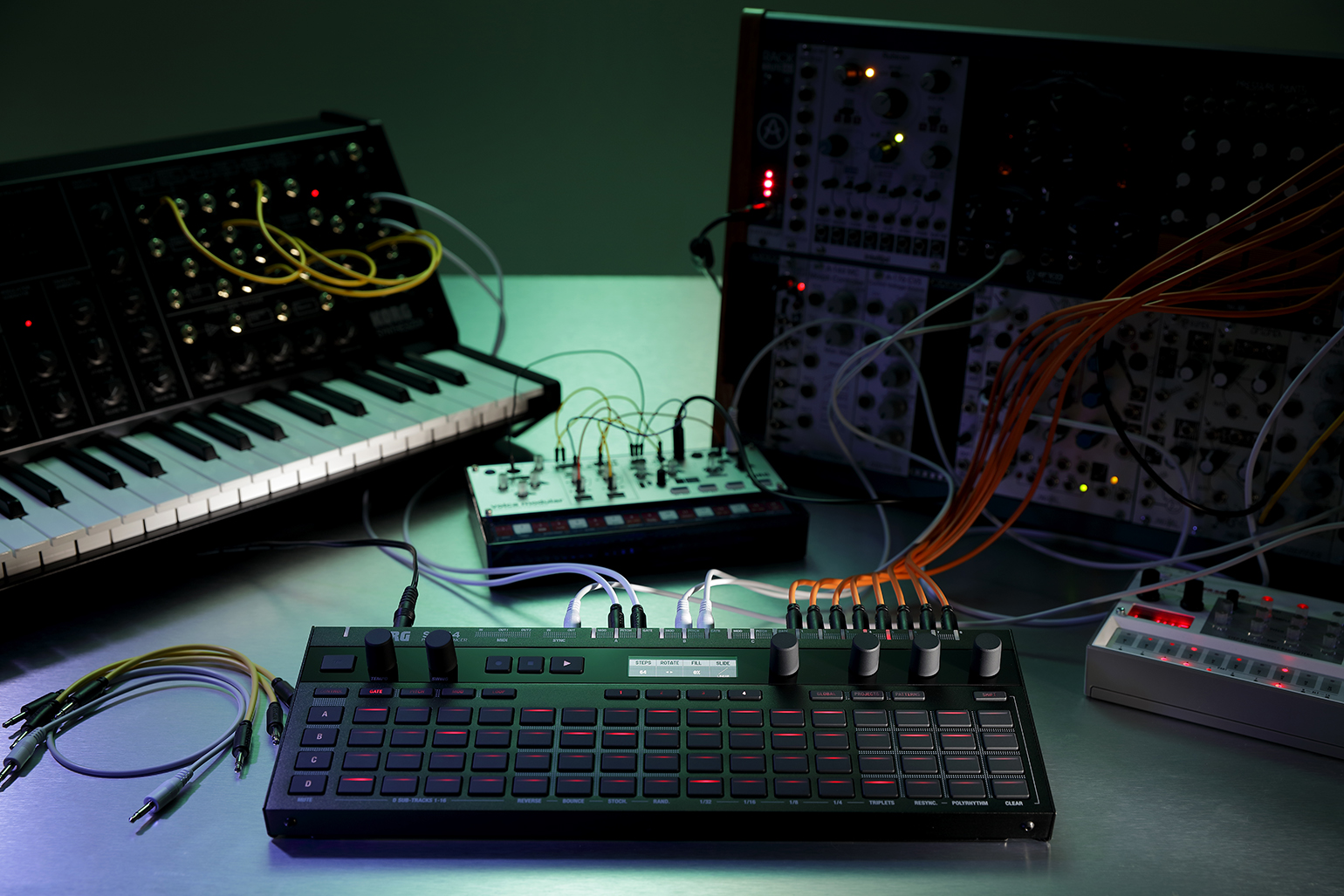 Korg SQ-64 | 新世代のハードウェア・シーケンサー | Digiland