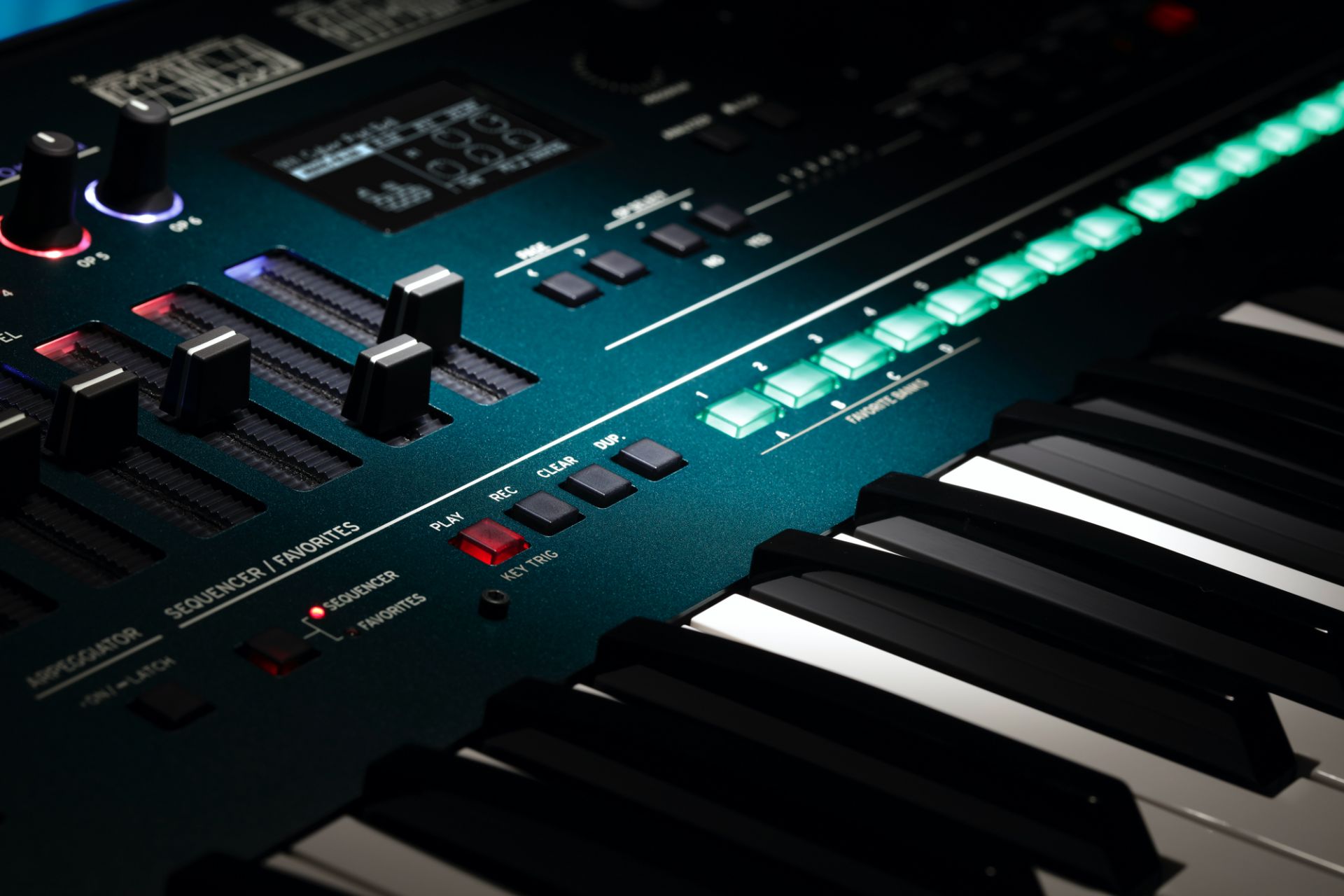 KORG opsix アナログシンセサイザー opsix - ALTERED FM SYNTHESIZER | KORG (Japan)