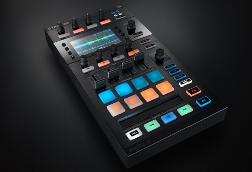 Native Instruments TRAKTOR KONTROL D2 発表！新オーディオフォーマットStemsに対応したDJコントローラー