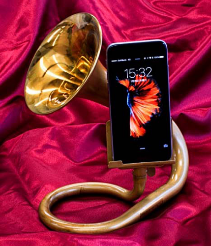 金管楽器メーカーから生まれた真鍮製スピーカー Carol Brass Desk Trumpet 発売！