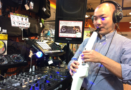 縦笛しか吹けないDJがデジタル管楽器に挑戦！第1回：Aerophone（AE-10）の紹介といろんな音色で音を出してみる。