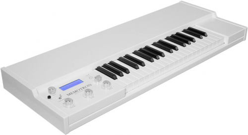 メロトロンを受け継ぐルックスとサウンド Manikin Electronic Memotron m2k