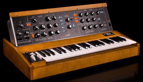 Moog Minimoog Model D 復刻！1970年発売のミニモーグを踏襲したハンドメイド設計