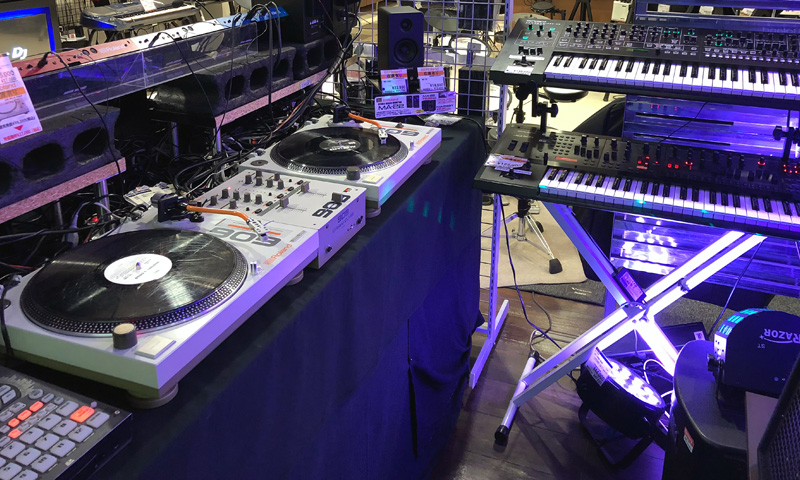 新宿 DJコーナー2