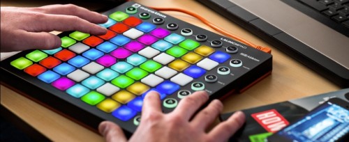 Ableton Liveのクリップのカラーに完全対応の人気コントローラー NOVATION/Launchpad最新機種！