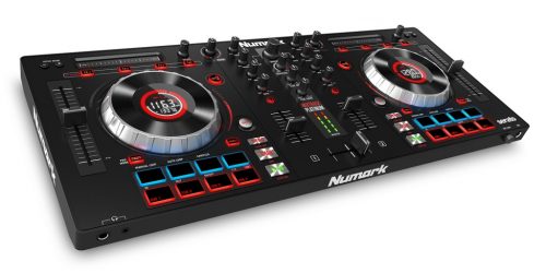 入門者にも扱いやすい！ジョグプラッターにディスプレイを搭載したPCDJコントローラー　NUMARK Mixtrack Platinum