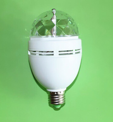 一般家庭の電球ソケットを使ったLEDステージライト