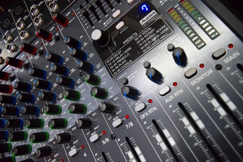 手軽に使える小型ミキサーALTO Professional/ LIVE802をライブで使ってみた！