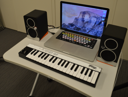 オシャレ！コンパクト！高音質！話題のEVEAudio『SC203』を使ってスタイリッシュな音楽環境を作ろう！