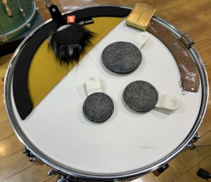 理想のサウンドへ近づくひと手間。トリヅカ流・ドラムミュート活用術2026