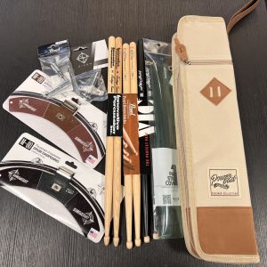 【スタッフ厳選】ドラム初心者が最初に揃えるべき基本アクセサリー3選！