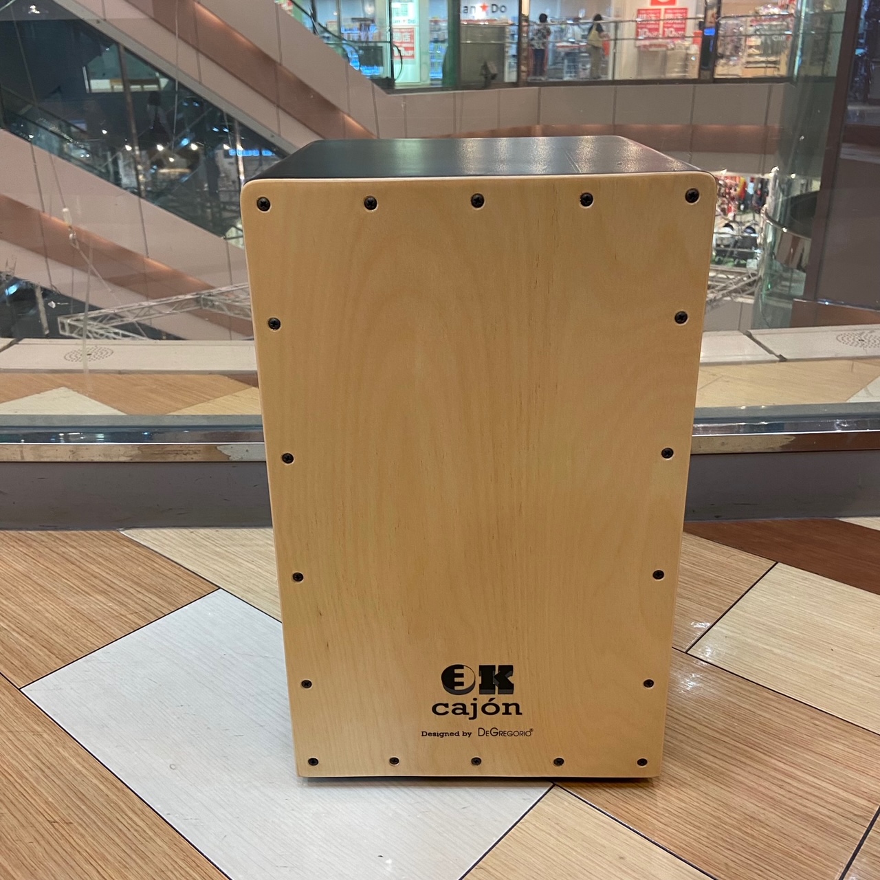 【レビュー】OK Cajon OKC-1｜DGとのコラボにより生まれたコストパフォーマンスに優れる本格カホン！