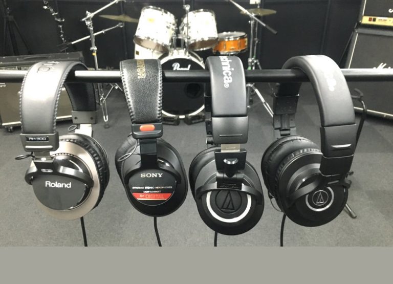 【徹底検証】 アコースティックドラム で使う ヘッドフォン 特集。自分の生音に負けない練習の友。一回試すとやめられなくなる !?