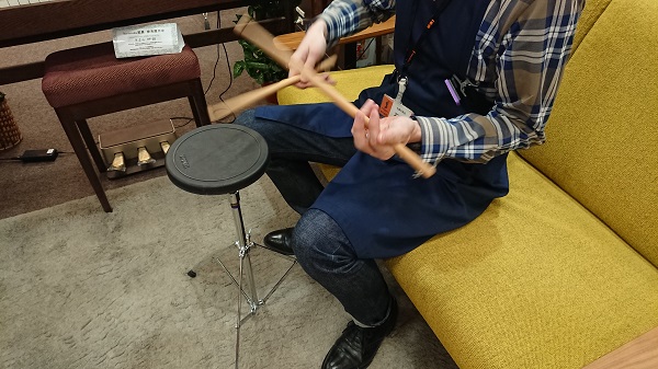 【アクセサリー】軽音楽部の新入生ドラマー必見！おすすめスティック＆練習パッド！-ラゾーナ川崎店-