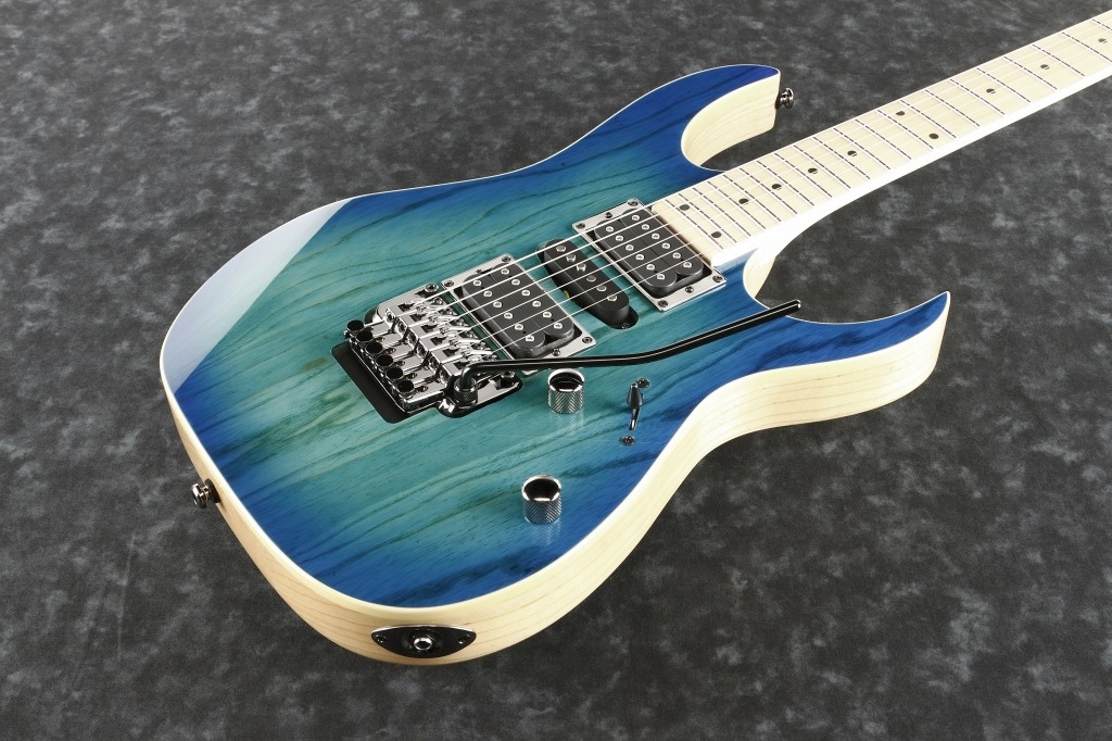 RG370AHM_BMT_1P_01_CU_Body_Top