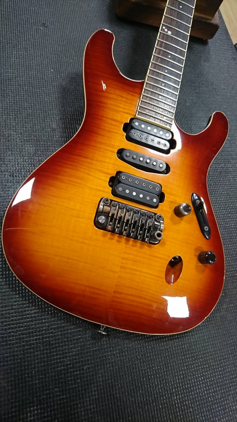 エピフォン レスポール 左利き改造 （破格値下げ】 Epiphone