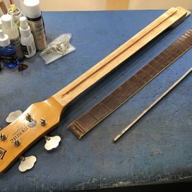 リペアマン遠藤の仙台リペアブログ~その80~指板剥がし・ロッド仕込み直しの巻!